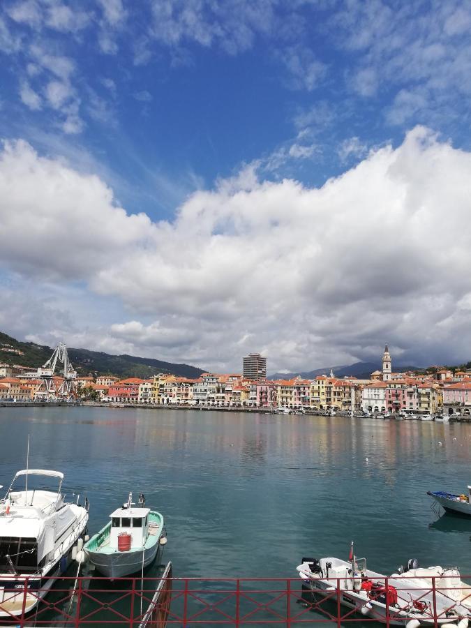 La Torretta Di Piero Con Terrazzi E Parcheggio Privato Citra Zero Zero Ottanta 31Lst0282 Lejlighed Imperia Eksteriør billede