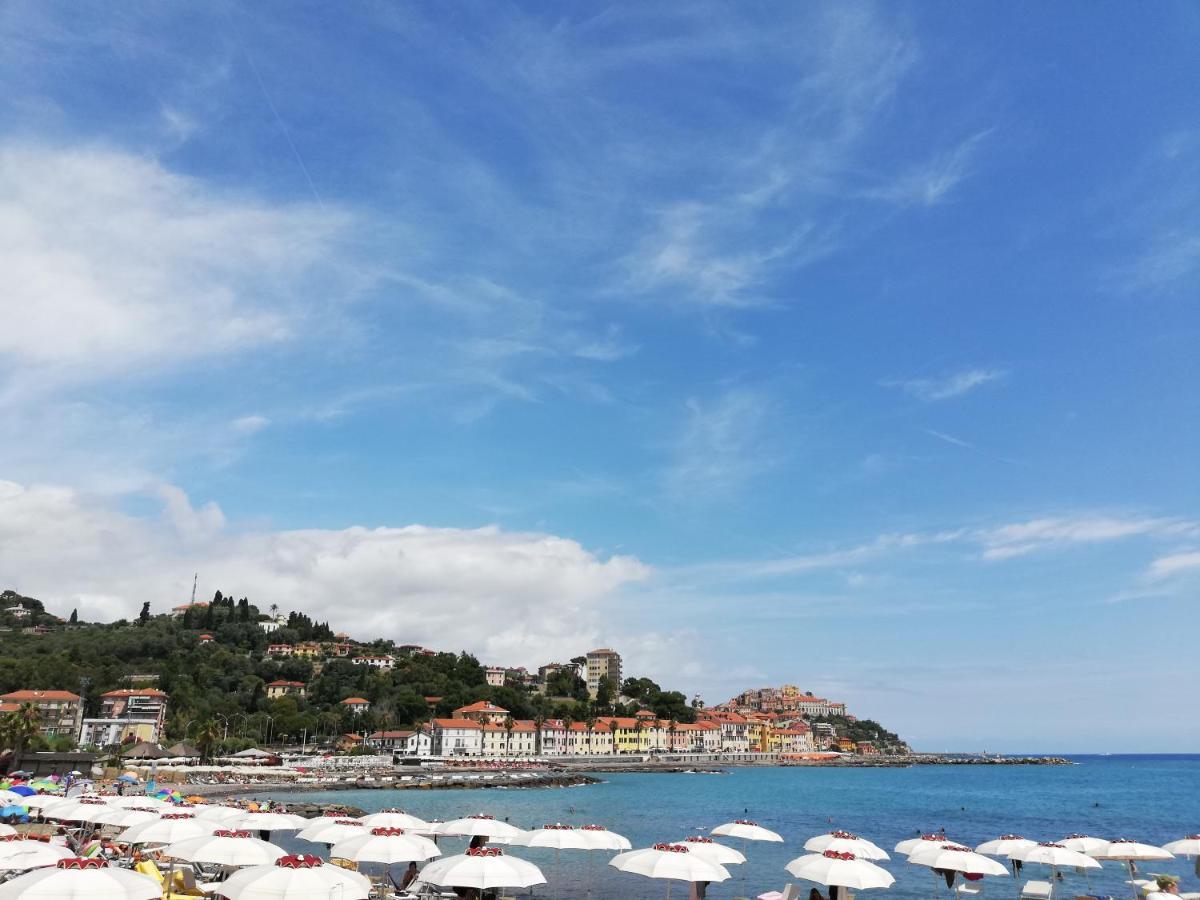 La Torretta Di Piero Con Terrazzi E Parcheggio Privato Citra Zero Zero Ottanta 31Lst0282 Lejlighed Imperia Eksteriør billede