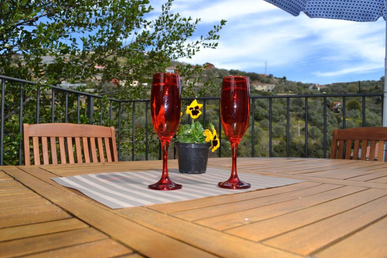 La Torretta Di Piero Con Terrazzi E Parcheggio Privato Citra Zero Zero Ottanta 31Lst0282 Lejlighed Imperia Eksteriør billede